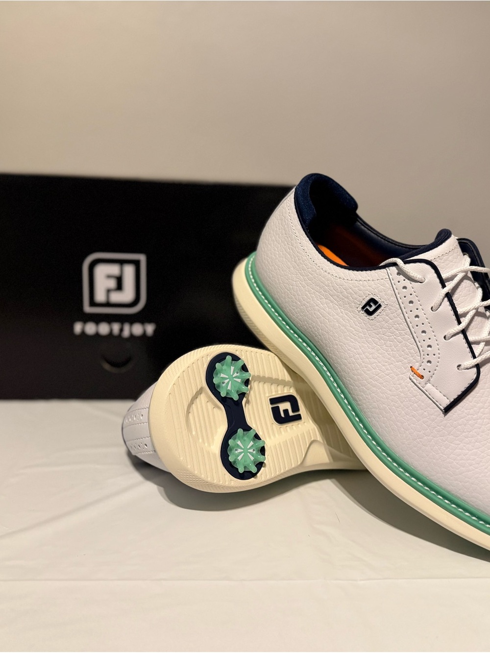 FootJoy White and Green Unisex Athletic Golf Shoes M9/W10.5